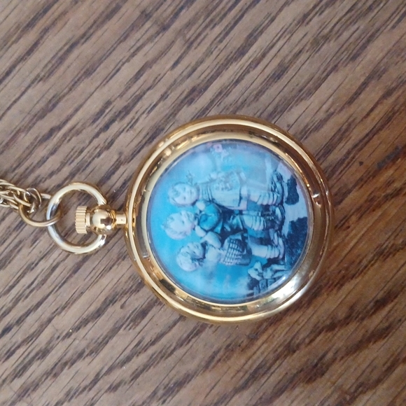 Vintage MJ Hummel (Brother's& Sisters Collection) Rose Gold Plated Pocket Watch. - Picture 5 of 10